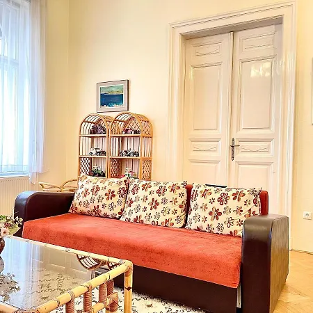 Central Vintage Residency - Balcony & Ac Апартаменты *