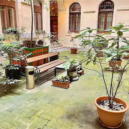 Апартаменты Central Vintage Residency - Balcony & Ac *